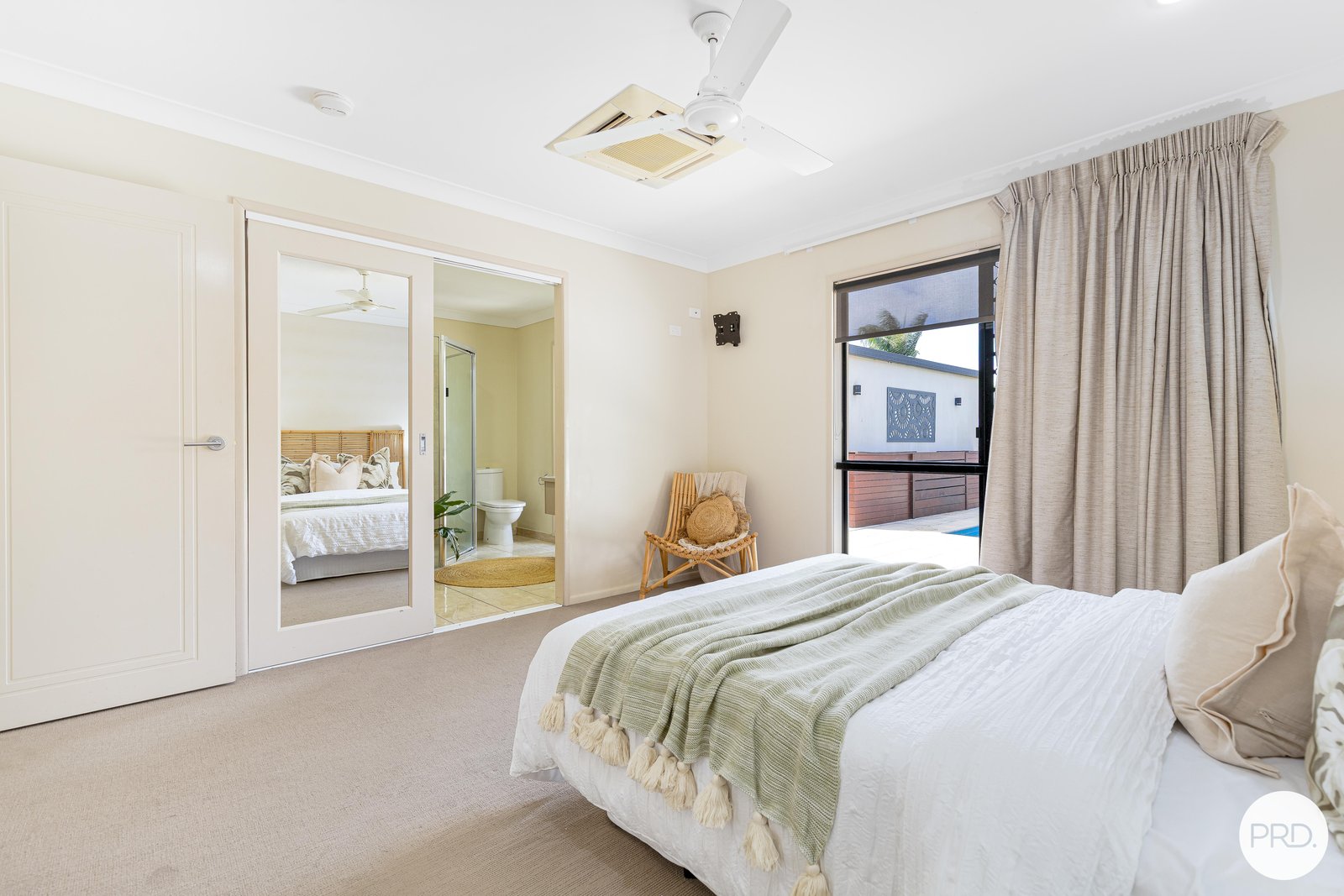 24 Royal Boulevard GLENELLA 13