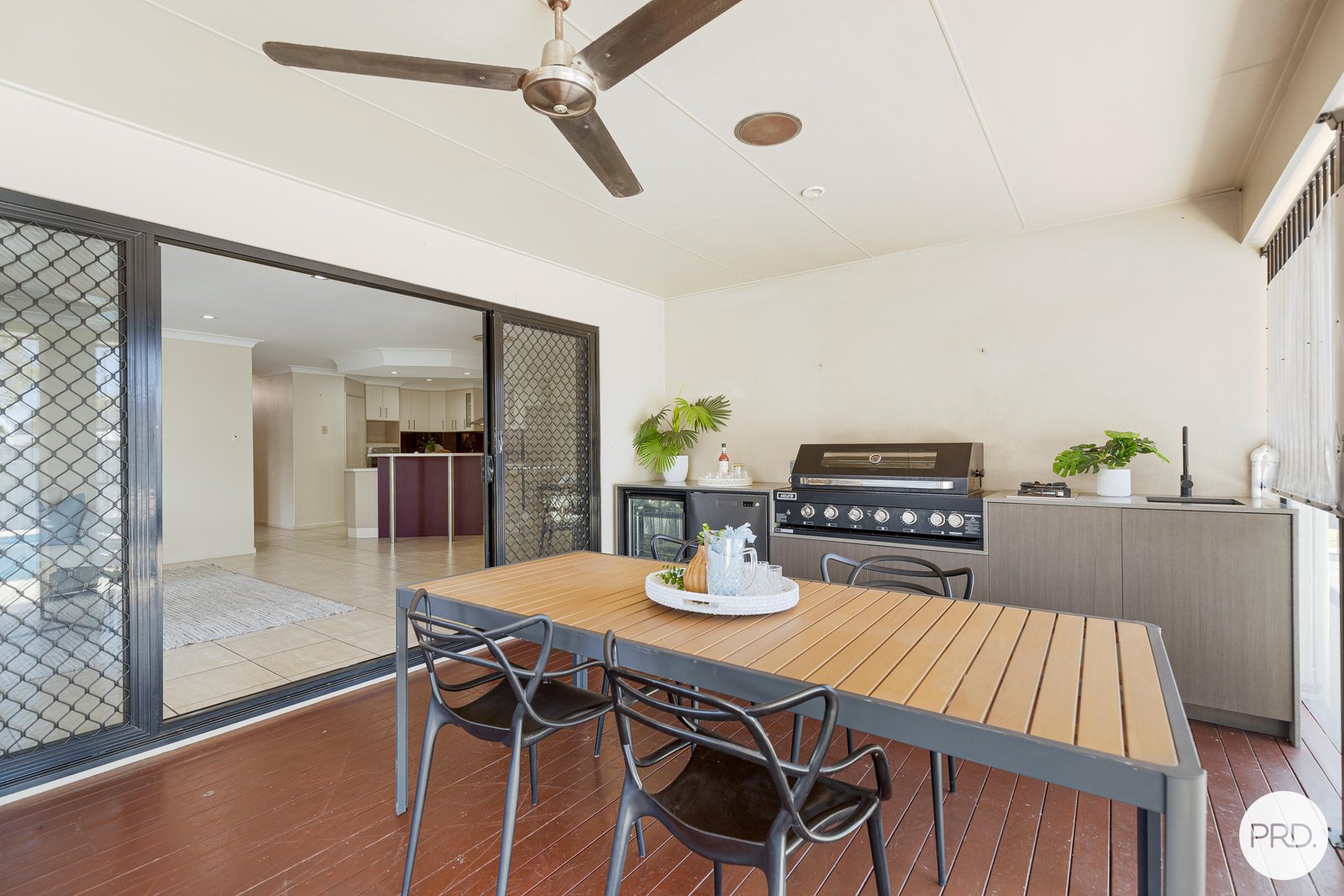 24 Royal Boulevard GLENELLA 19