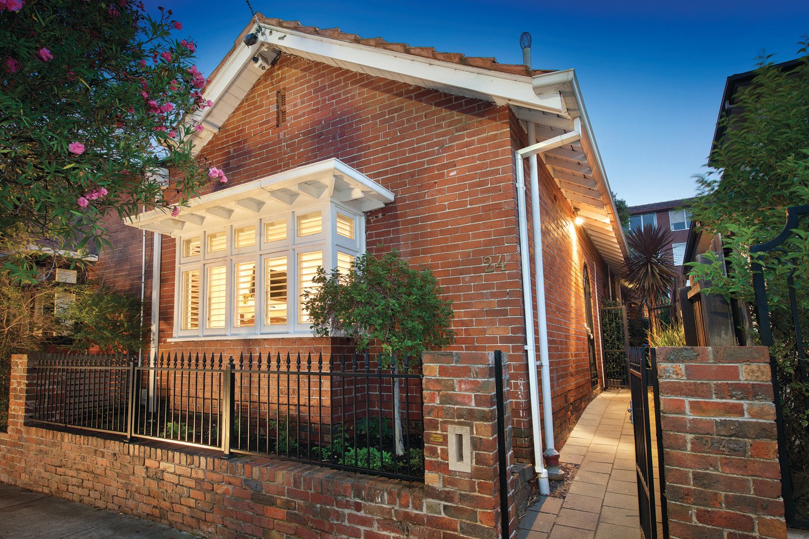 24 Ruabon Road, Toorak, VIC