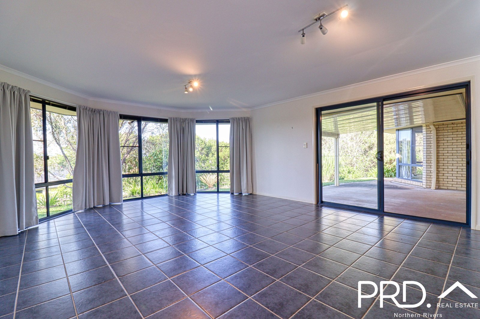 24 Sandalwood Drive CANIABA 5