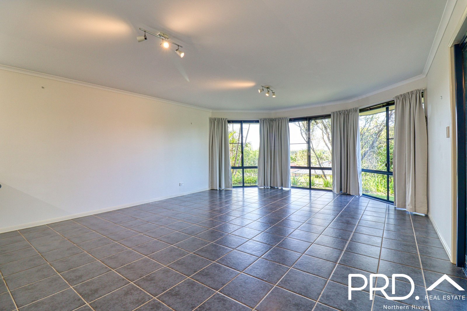 24 Sandalwood Drive CANIABA 6