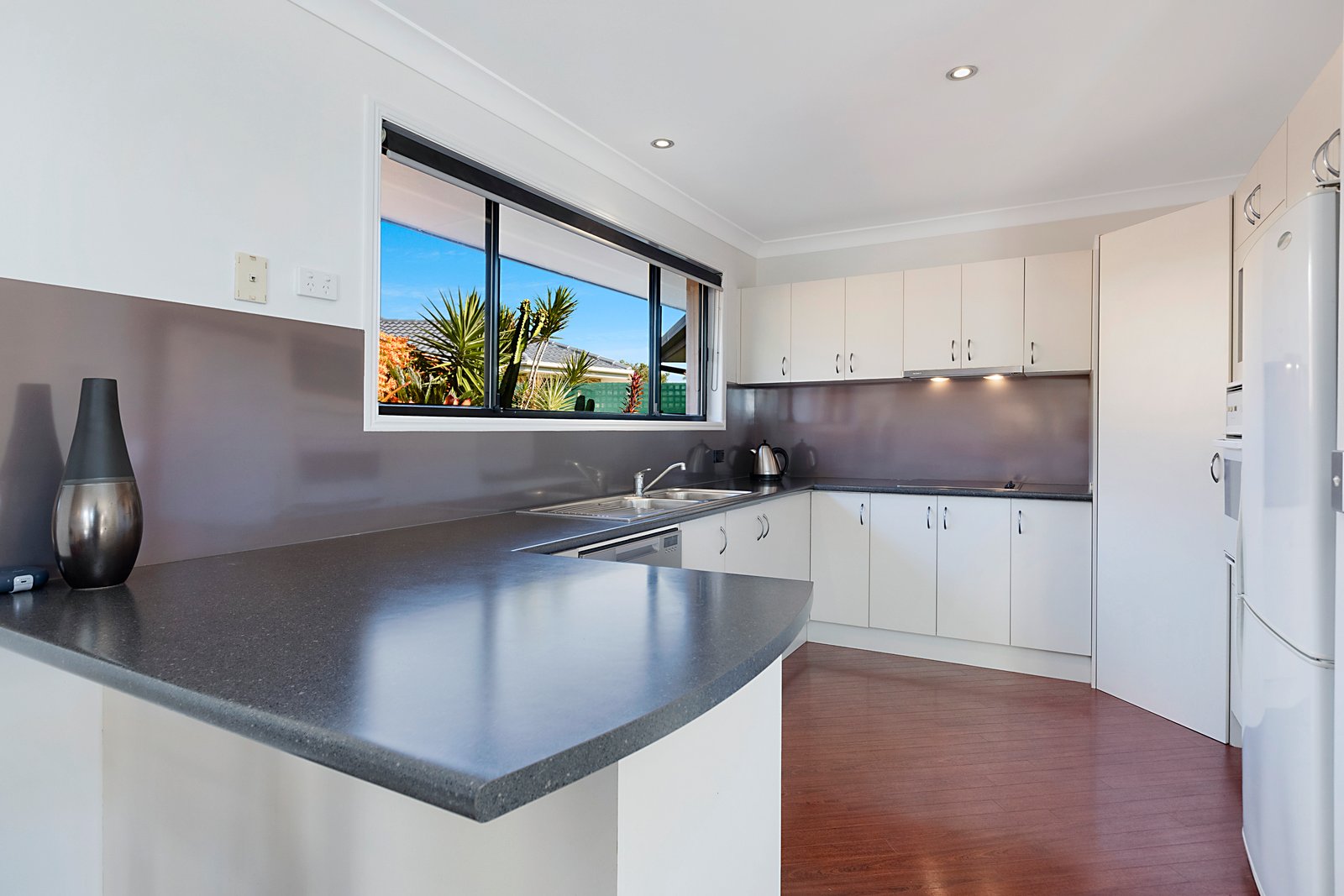 2/4 Sandbank Place KINGSCLIFF 6