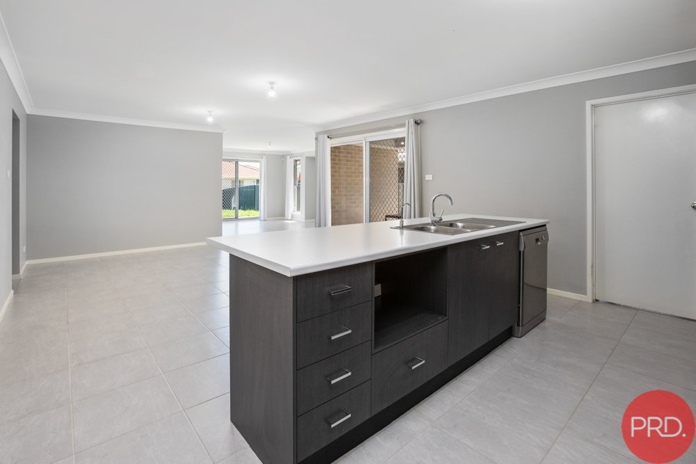 24 Sellers Avenue RUTHERFORD 4