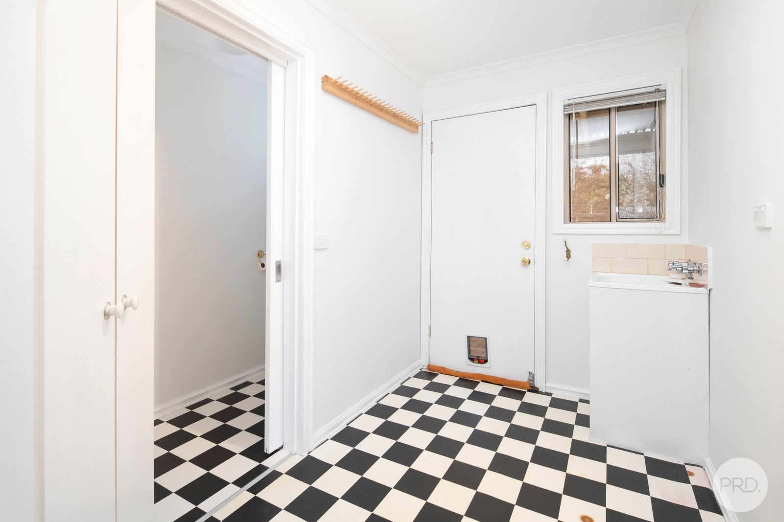 24 Semmens Avenue CRESWICK 9