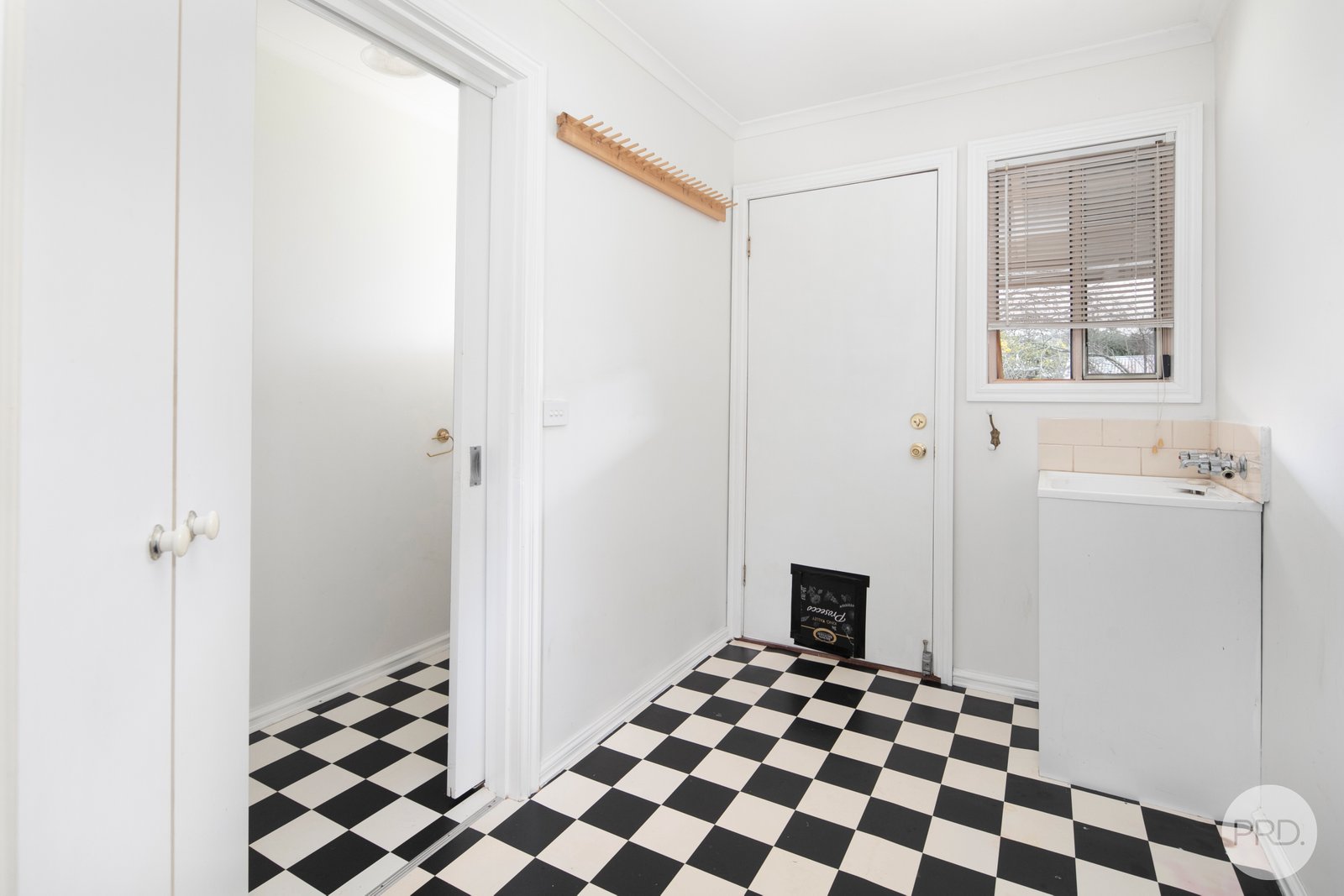 24 Semmens Avenue CRESWICK 9