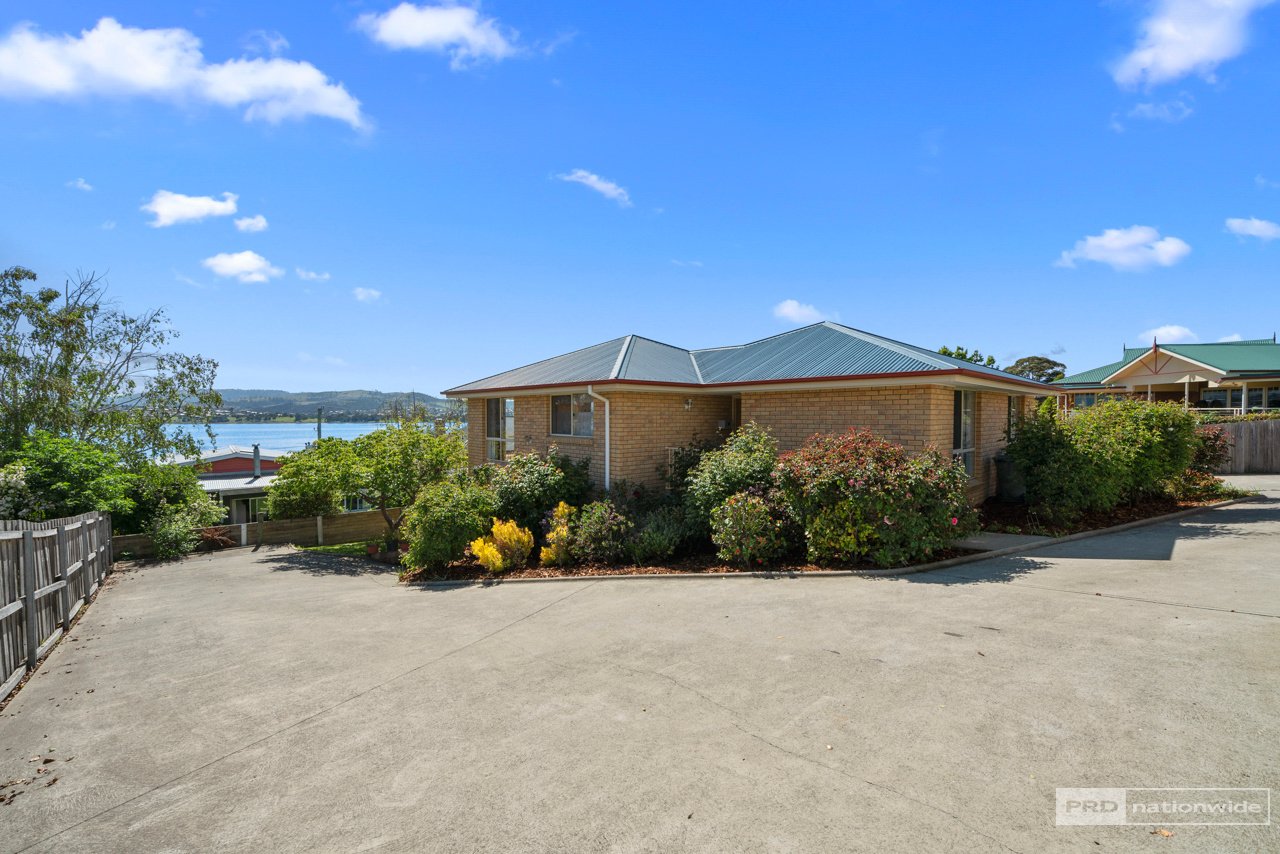 2/4 Sharron Drive GRANTON 3