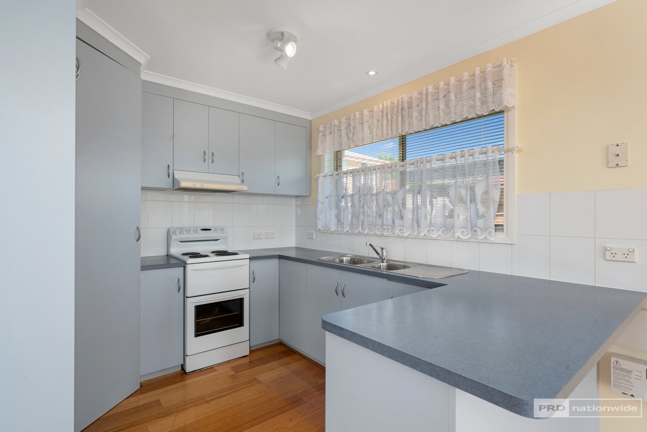 2/4 Sharron Drive GRANTON 4