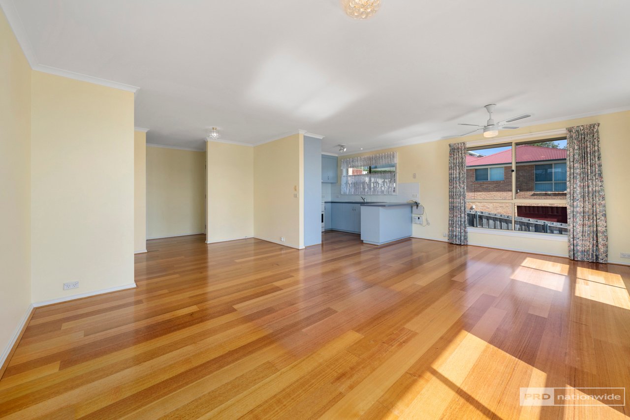 2/4 Sharron Drive GRANTON 8
