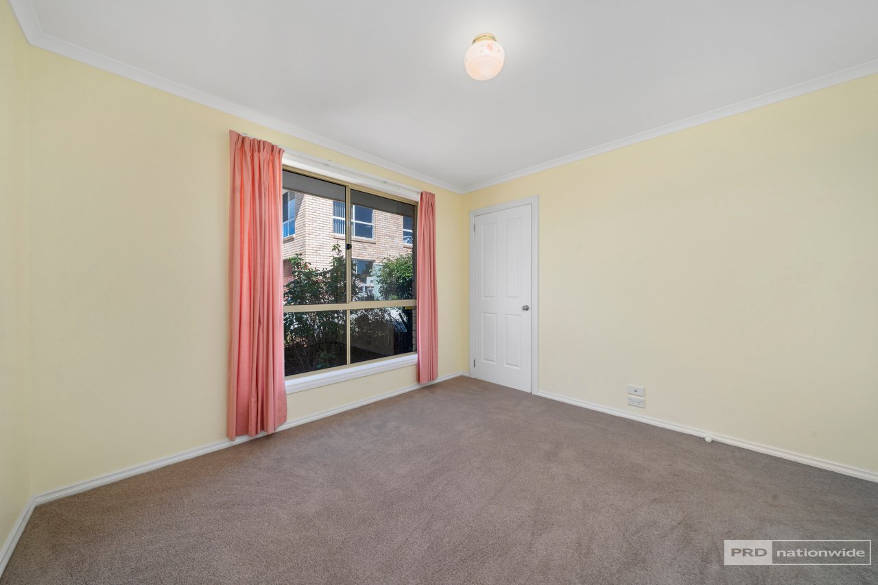 2/4 Sharron Drive GRANTON 13