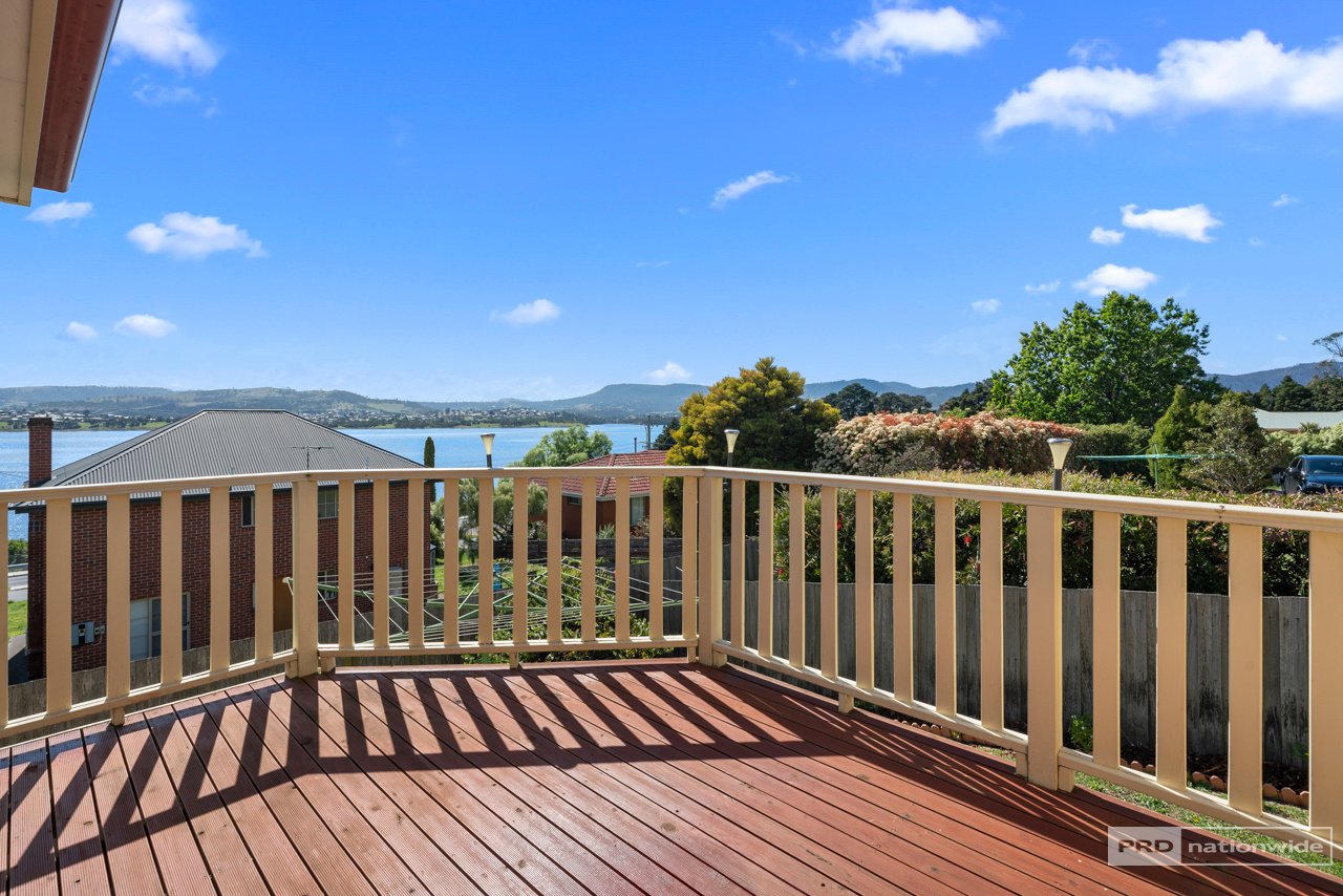 2/4 Sharron Drive GRANTON 15