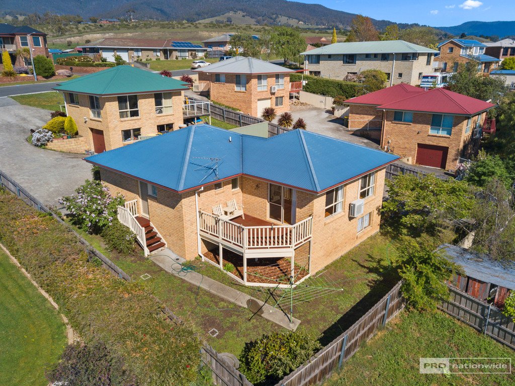 2/4 Sharron Drive GRANTON 19