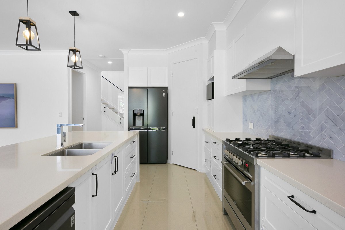 24 Sormano Street Reedy Creek 4