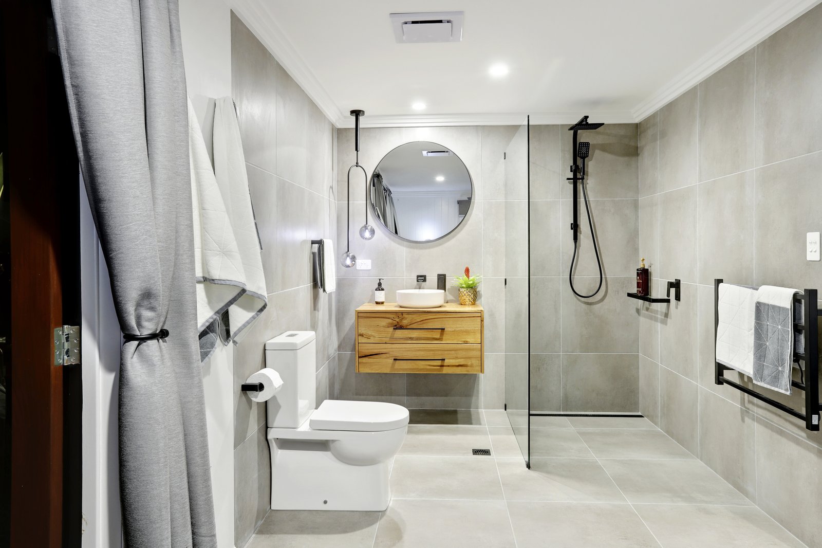 24 Spindle Street PALM BEACH 13