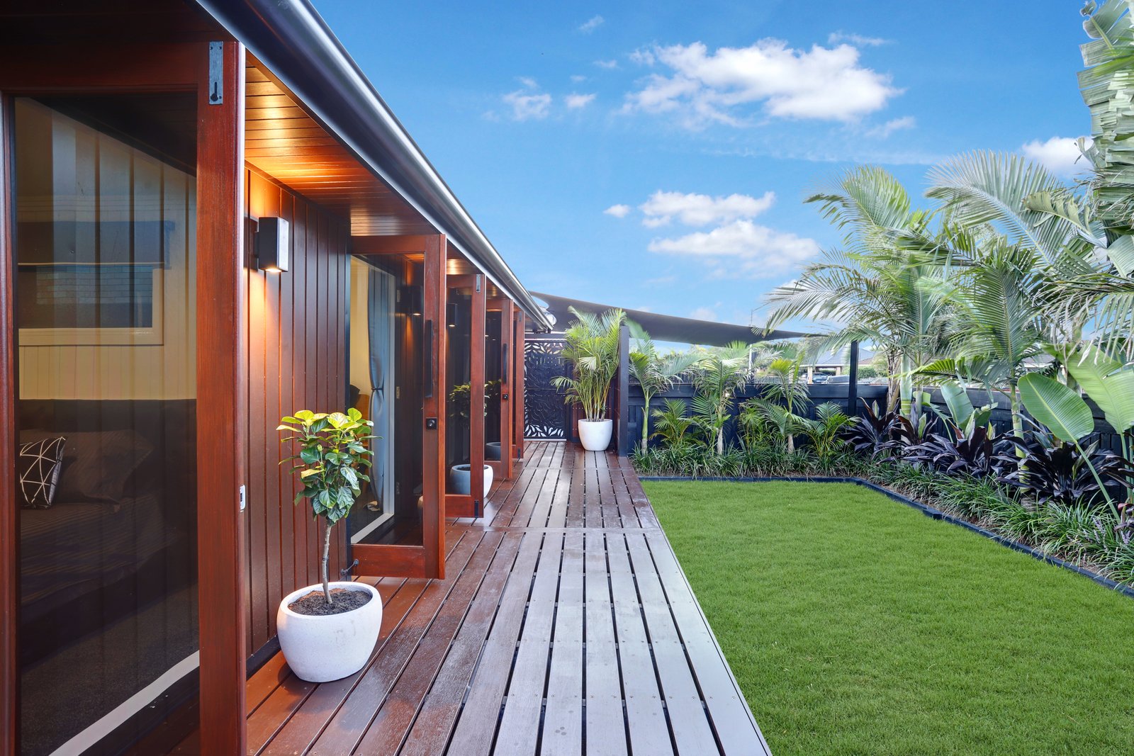 24 Spindle Street PALM BEACH 16