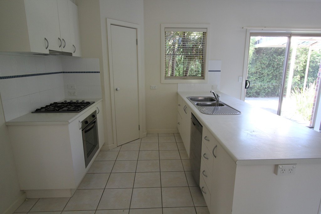 24 St Andrews Place LAKE GARDENS 2