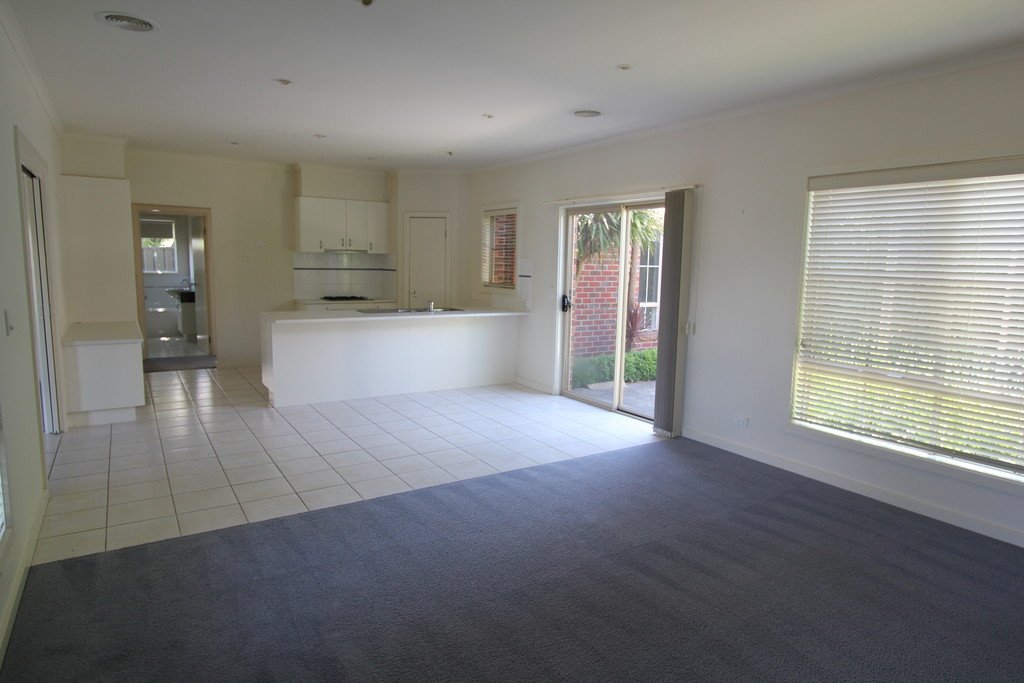 24 St Andrews Place LAKE GARDENS 5