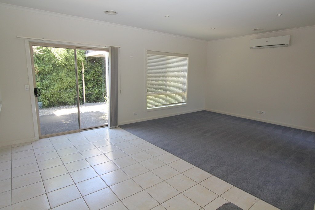 24 St Andrews Place LAKE GARDENS 6