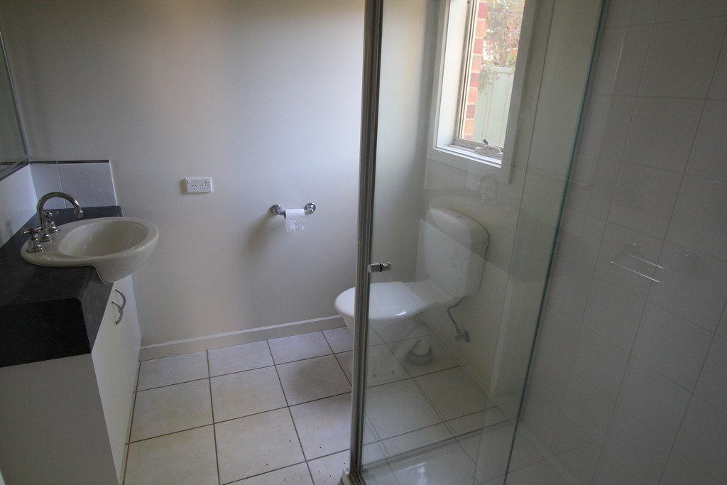 24 St Andrews Place LAKE GARDENS 9