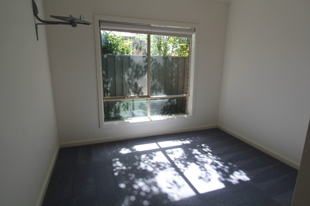 24 St Andrews Place LAKE GARDENS 10