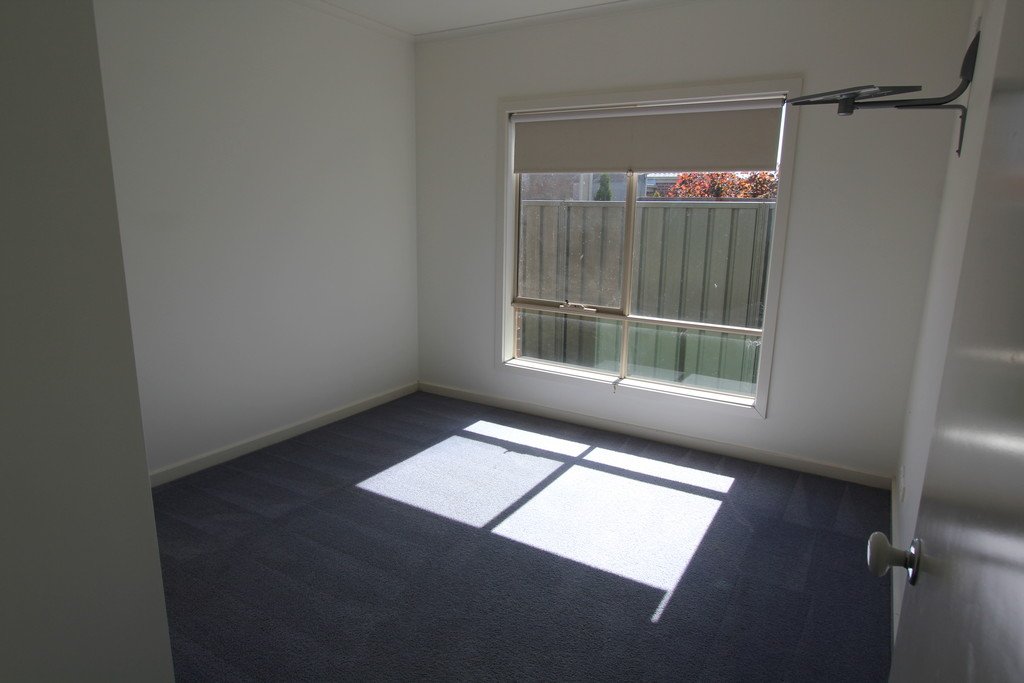 24 St Andrews Place LAKE GARDENS 13