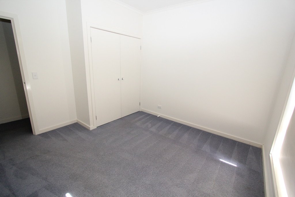 24 St Andrews Place LAKE GARDENS 14