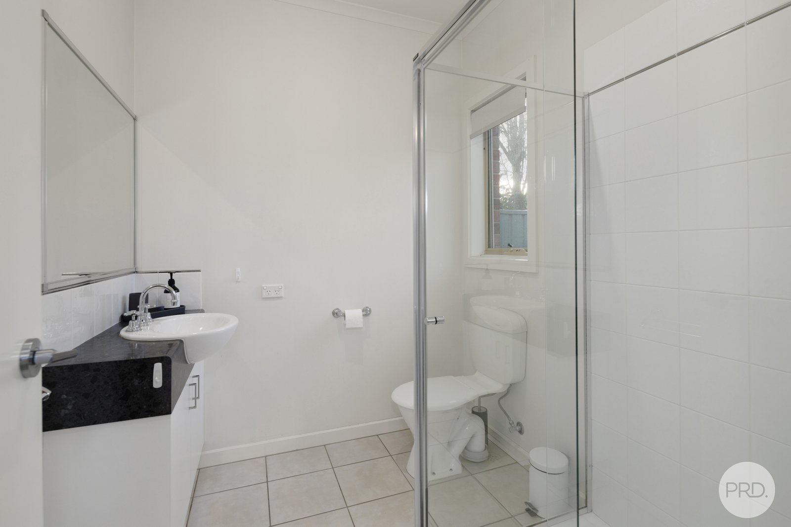 24 St Andrews Place LAKE GARDENS 8