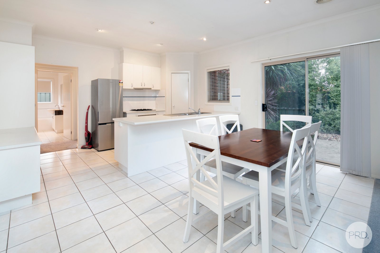 24 St Andrews Place LAKE GARDENS 2