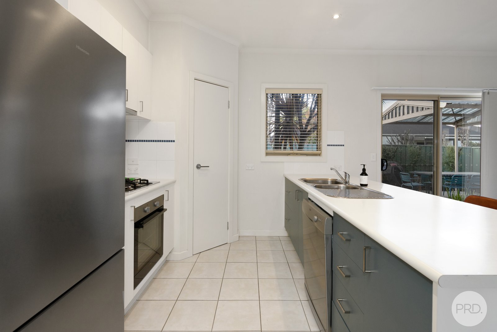24 St Andrews Place LAKE GARDENS 3
