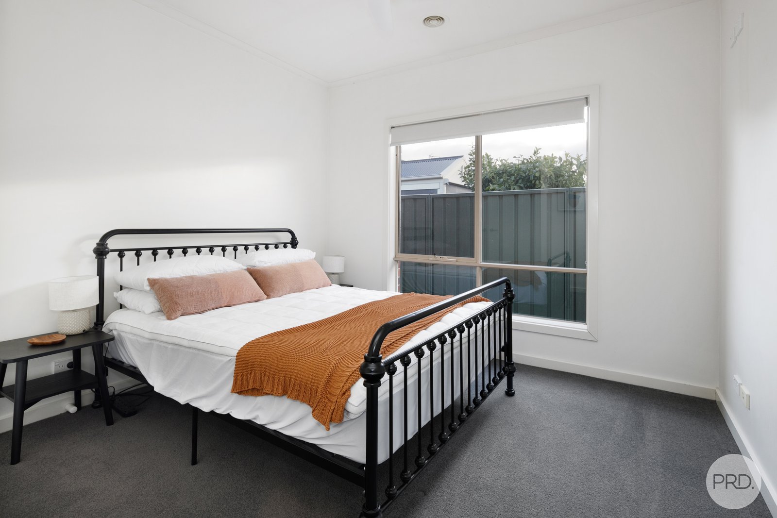 24 St Andrews Place LAKE GARDENS 10