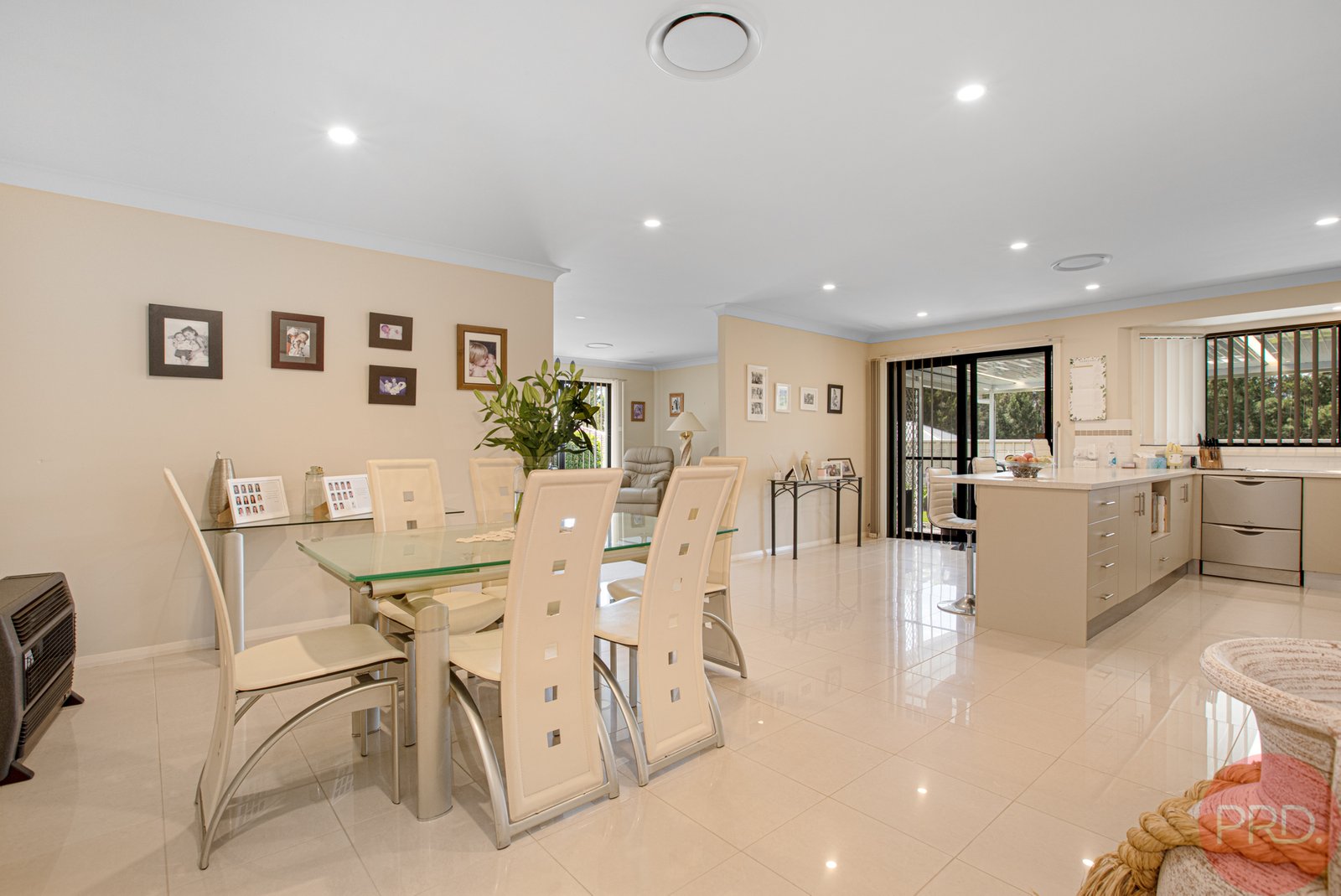 24 Stanley Close BOLWARRA HEIGHTS 3