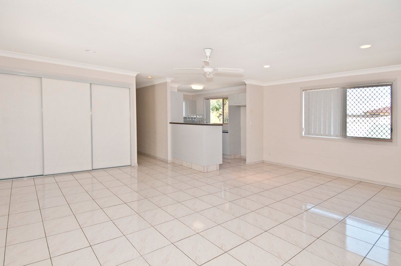 2/4 Stevens Street SOUTHPORT 2