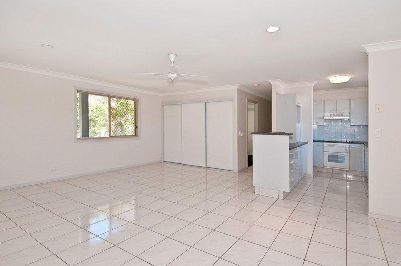 2/4 Stevens Street SOUTHPORT 3