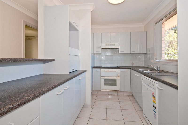 2/4 Stevens Street SOUTHPORT 4