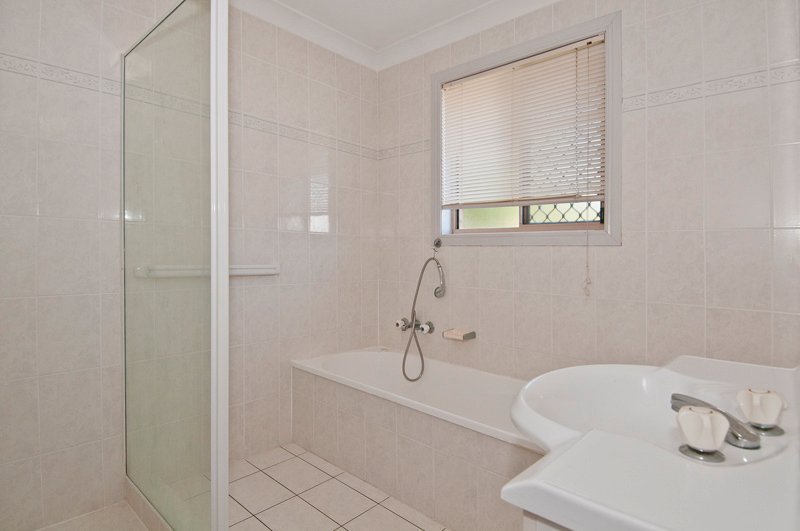 2/4 Stevens Street SOUTHPORT 11