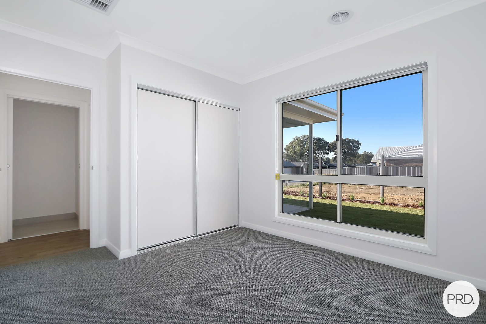 24 Stobie Crescent LENEVA 5