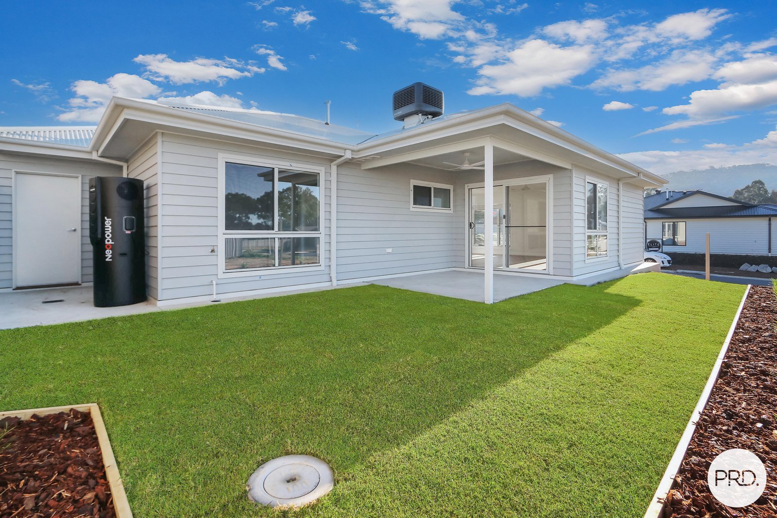 24 Stobie Crescent LENEVA 8