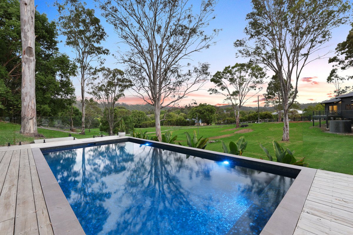 24 Stockyard Court Tallebudgera 6