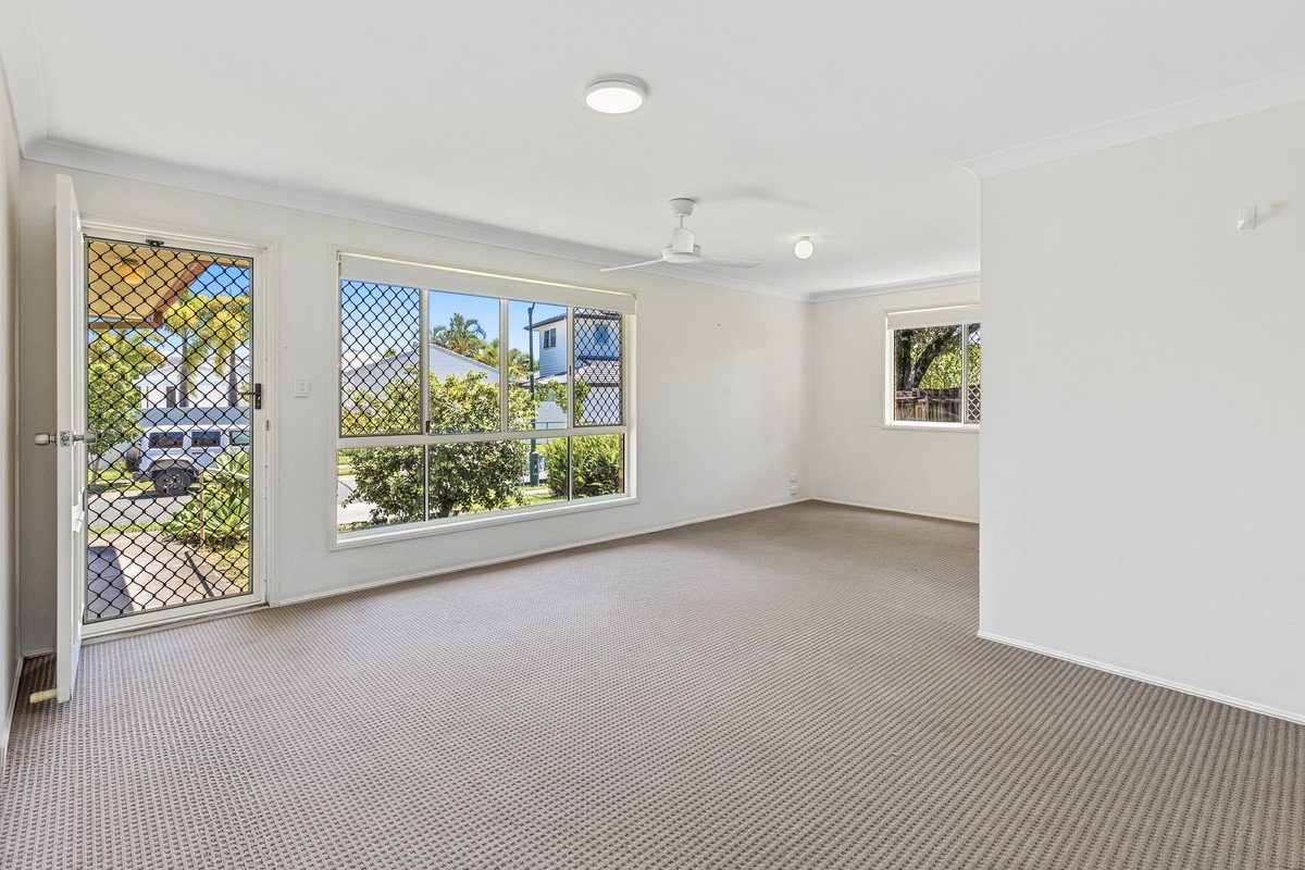 2/4 Styer Circuit Burleigh Waters 3