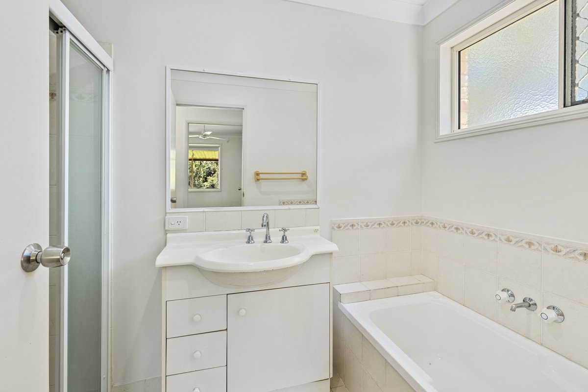 2/4 Styer Circuit Burleigh Waters 9