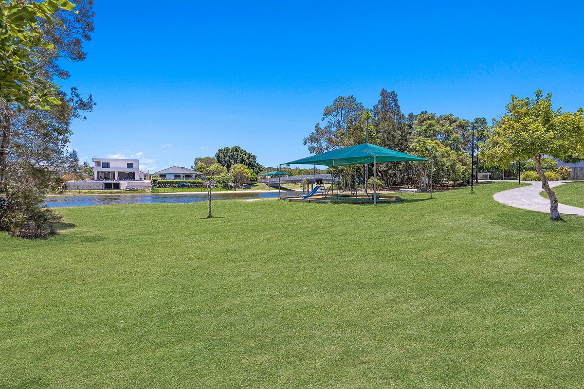 2/4 Styer Circuit Burleigh Waters 13