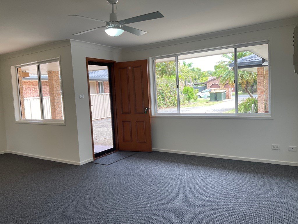 2/4 Sunbird Crescent BOAMBEE EAST 3