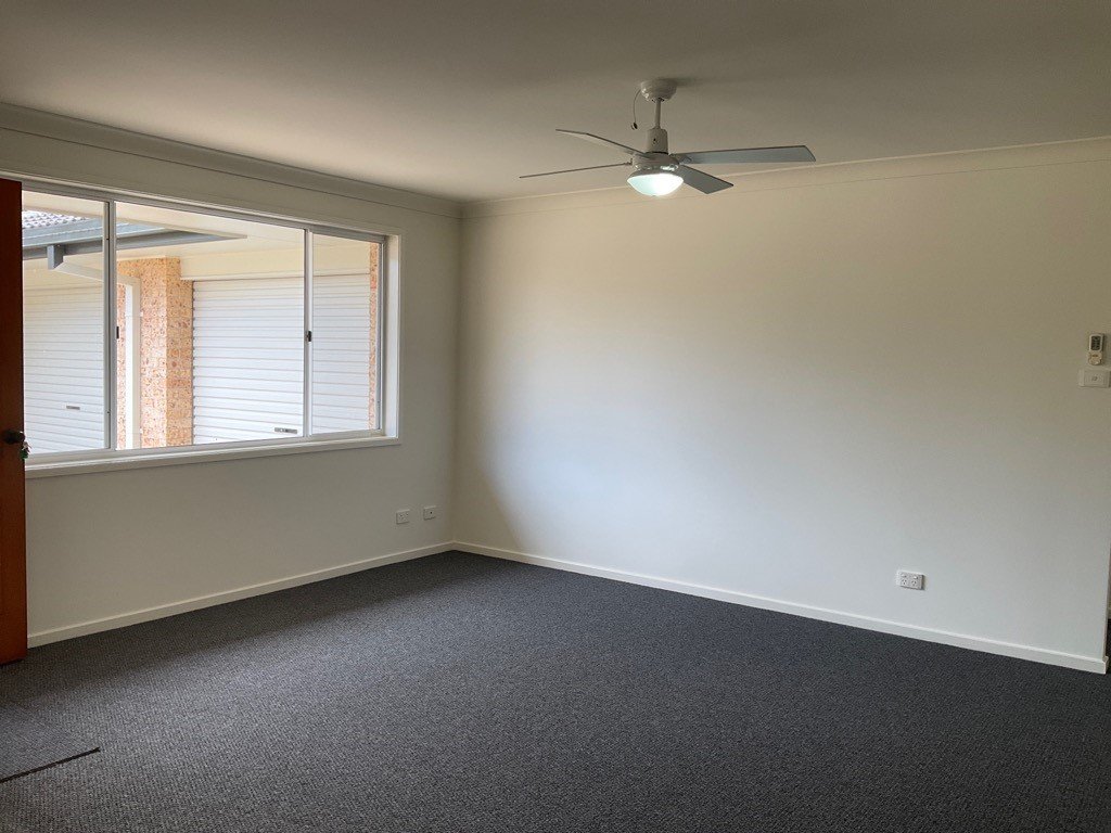 2/4 Sunbird Crescent BOAMBEE EAST 6