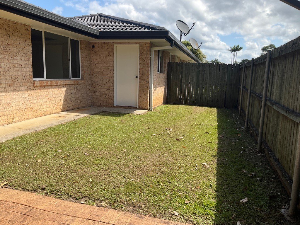 2/4 Sunbird Crescent BOAMBEE EAST 9