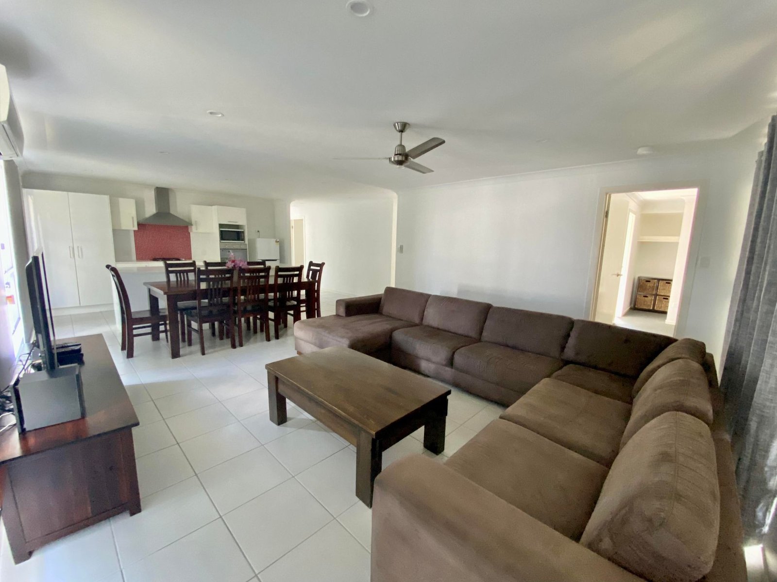 24 Sundowner  CLINTON 3