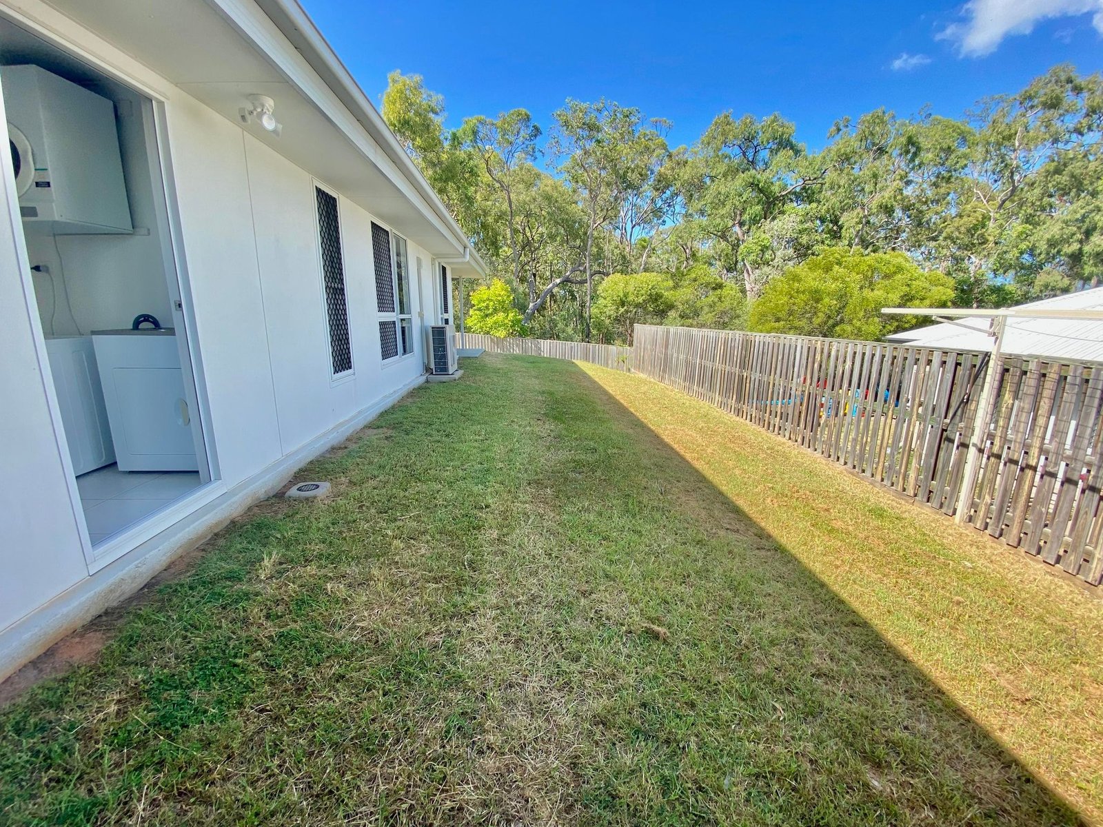 24 Sundowner  CLINTON 18