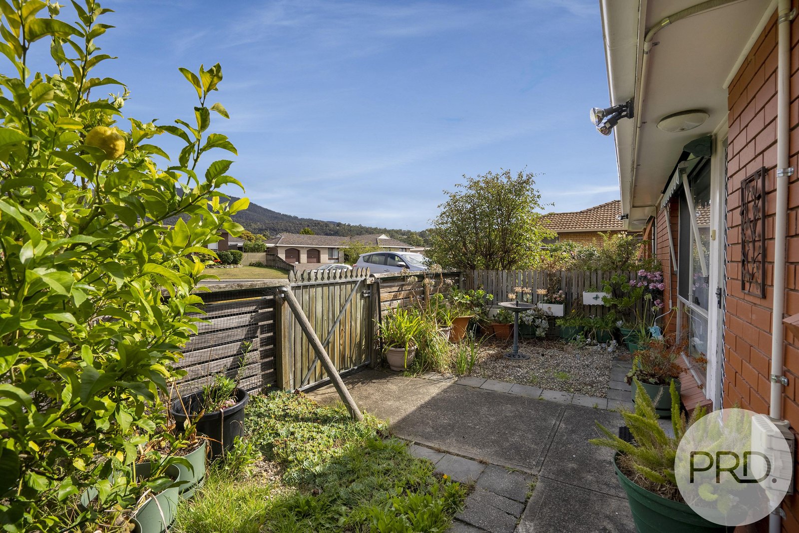 2/4 Sunlea Place GLENORCHY 15