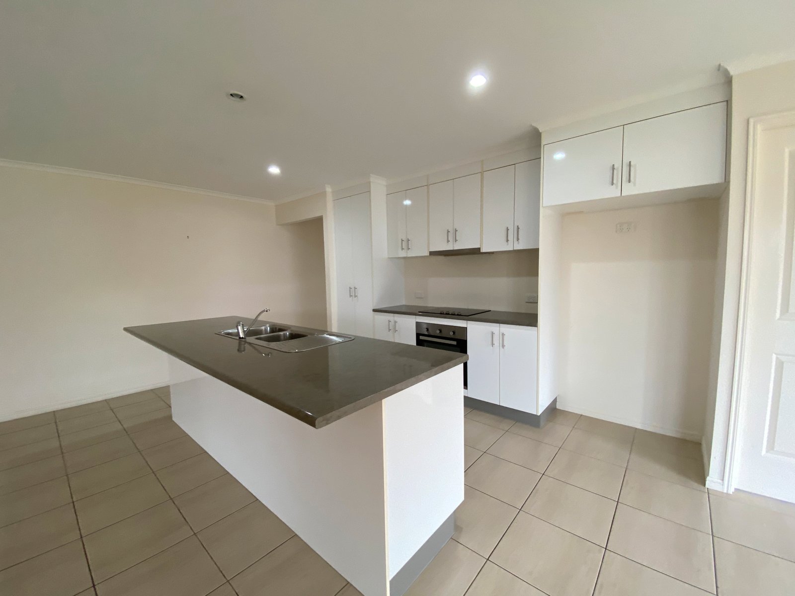 24 SURITA Court BOYNE ISLAND 6