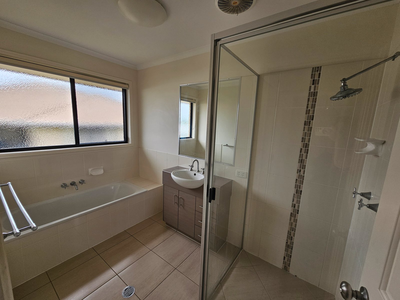 24 SURITA Court BOYNE ISLAND 7
