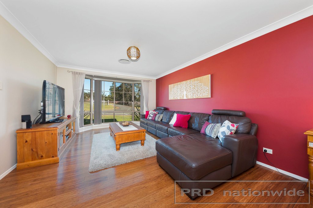 24 Tamburlaine Court BRANXTON 9