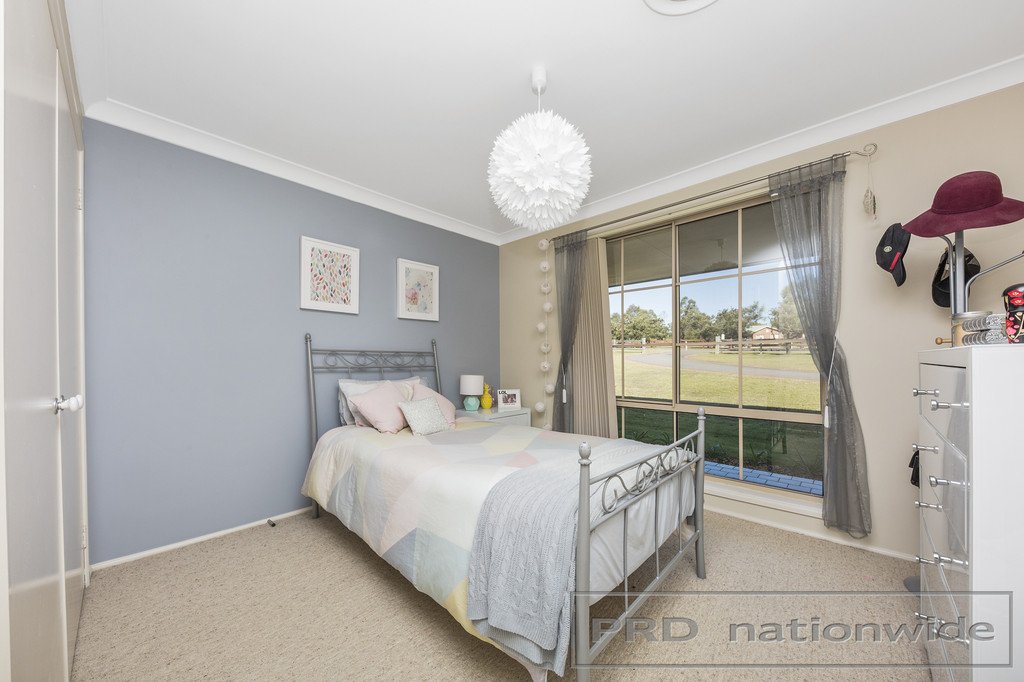 24 Tamburlaine Court BRANXTON 12